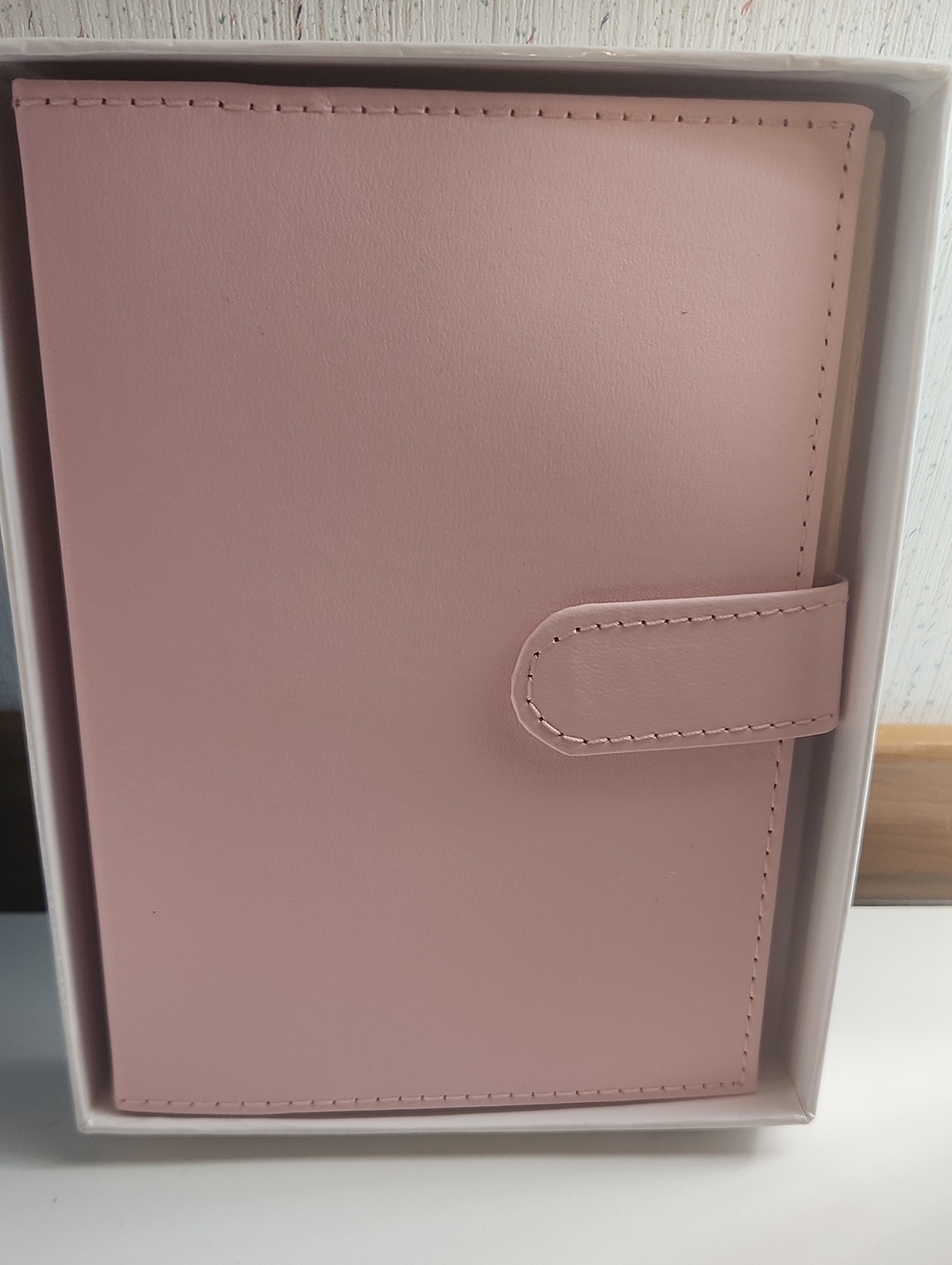 Pink Bonded Leather Photo Organizer Notebook with Magnetic Snap Closure - NWOT